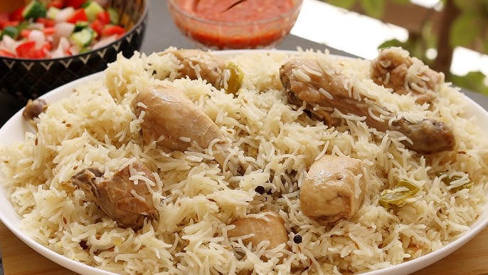 Chicken yakhni pulao 1kg  with raita and salad